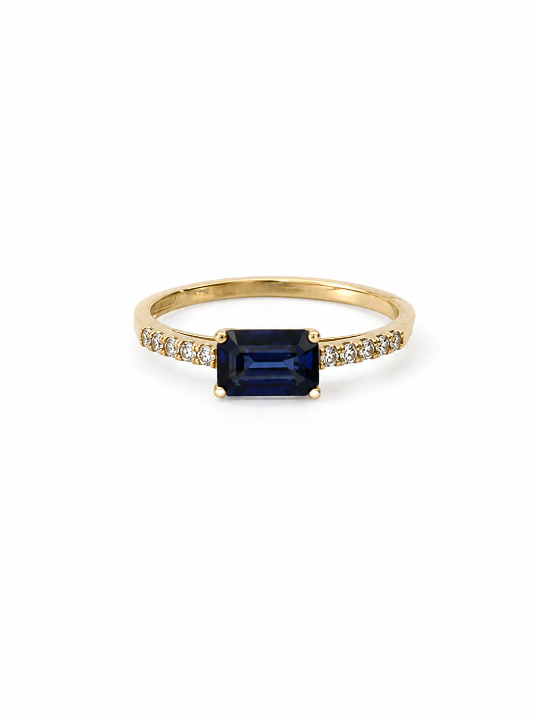 Anillo de zafiro con diamantes en oro 14k