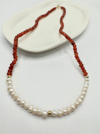 Collar perla y cornalina