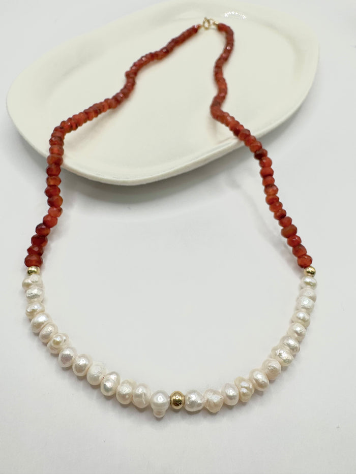 Collar perla y cornalina