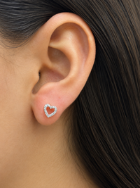 Arete corazón con diamantes naturales en oro 14k