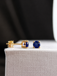Arete mini zafiro en oro 14k