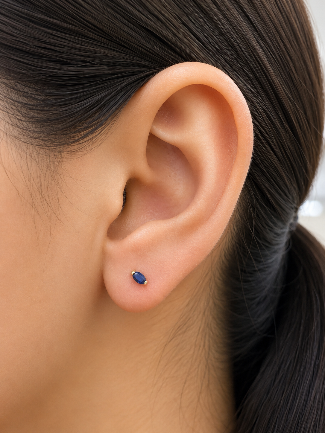 Arete mini zafiro en oro 10k