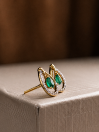 Arete gota de esmeralda con diamantes naturales en oro 14k