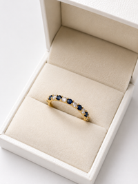 Anillo de zafiro con diamantes naturales en oro 14k