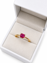 Anillo de rubi rectangular con 4 mini diamantes en oro 14k