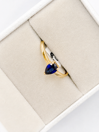 Anillo de zafiro gota en oro 14k