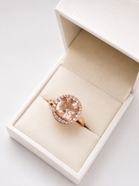 Anillo morganita con halo de diamantes en oro rosa 14k