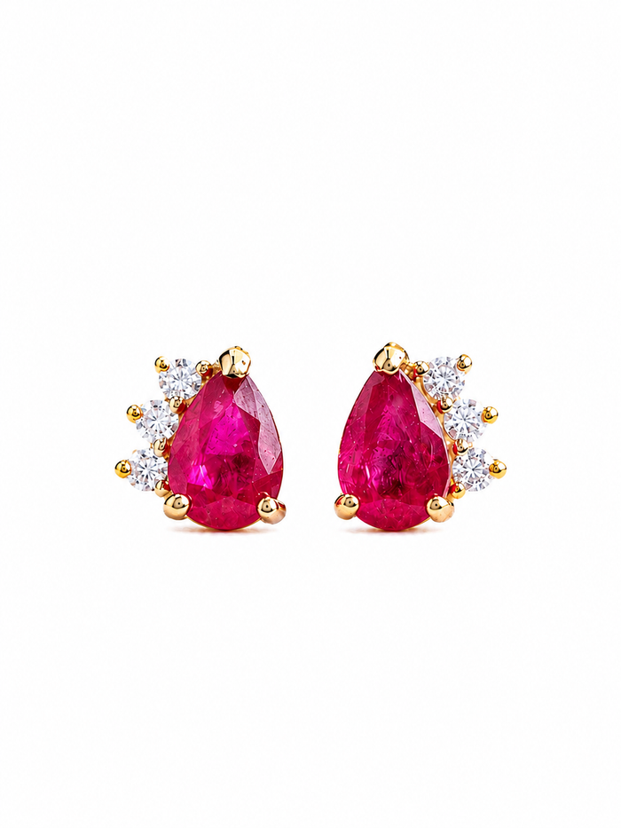 Arete gota de rubí con 3 mini diamantes en oro 14k