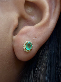 Arete de esmeralda con halo de diamantes oro 14k