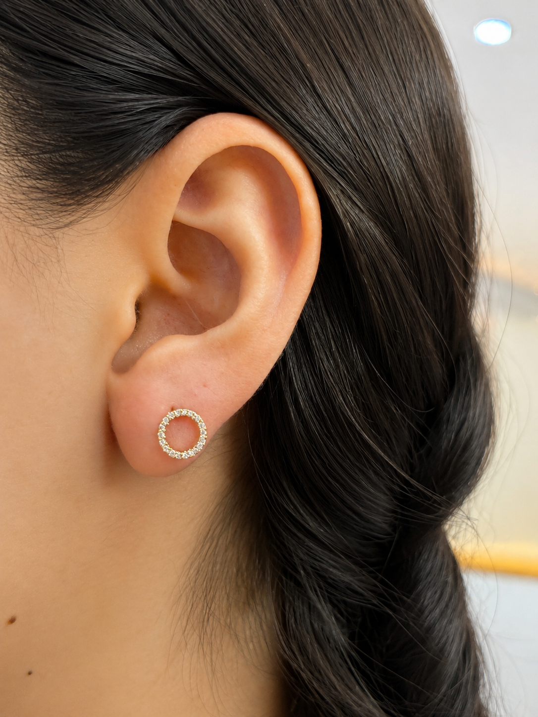 Aretes silueta de diamantes naturales en oro 14k