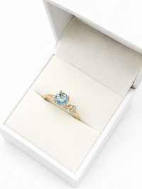 Anillo aguamarina y 3 diamantes en oro 14k