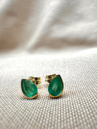 Arete de gota medio biselada esmeralda