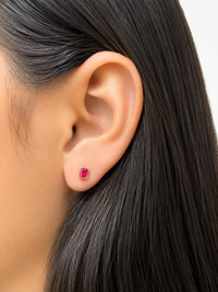 Arete mini de rubí en oro 14k