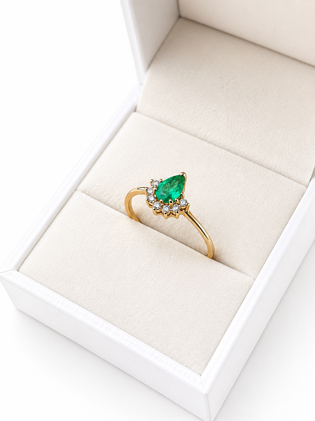 Anillo gota de esmeralda con diamantes naturales en oro 14k