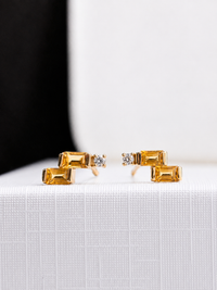 Arete de citrino con un mini diamante en oro 14k