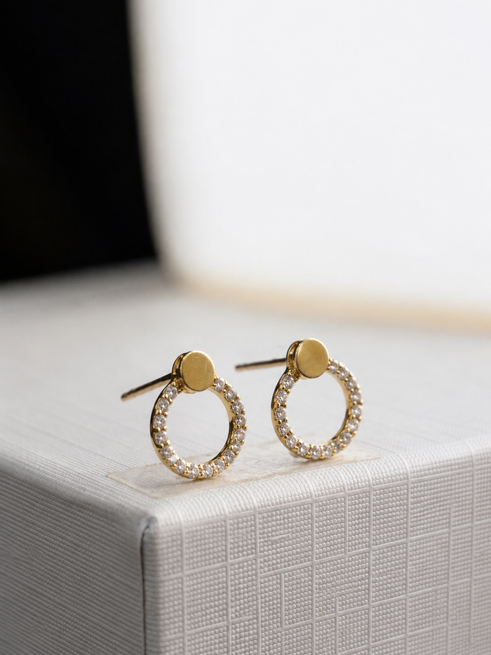 Aretes silueta diamantes naturales en oro 14k