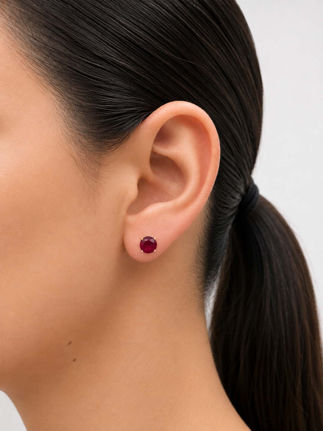 Arete de rubí en oro 14k