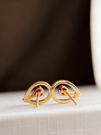 Arete gota de rubí con diamantes naturales en oro 14k