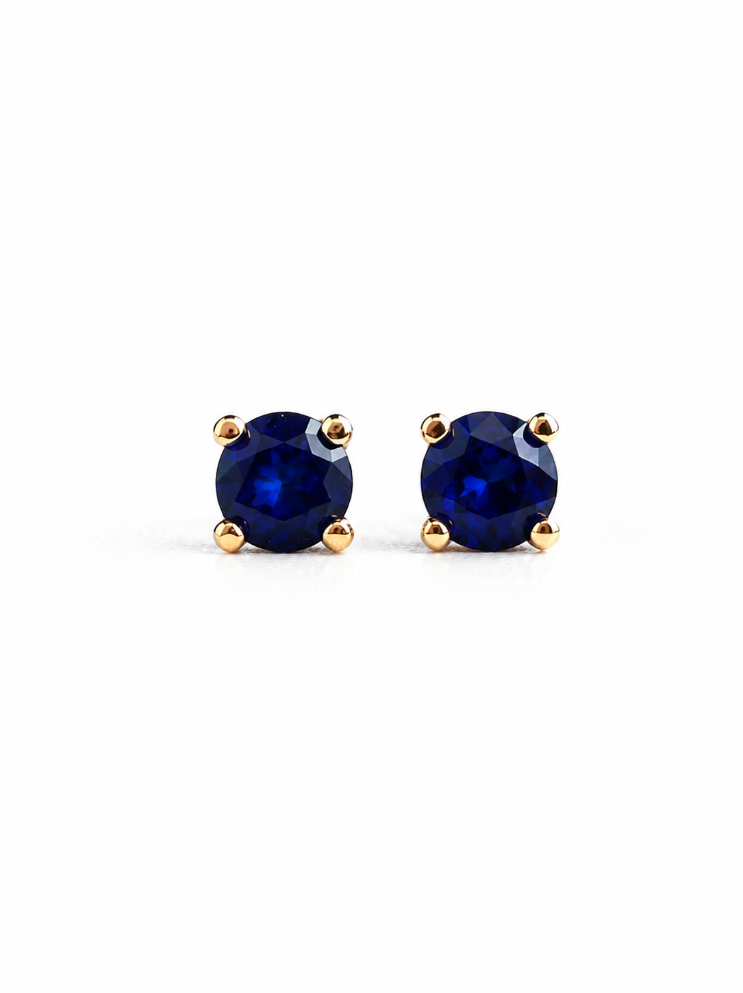 Arete mini zafiro en oro 14k