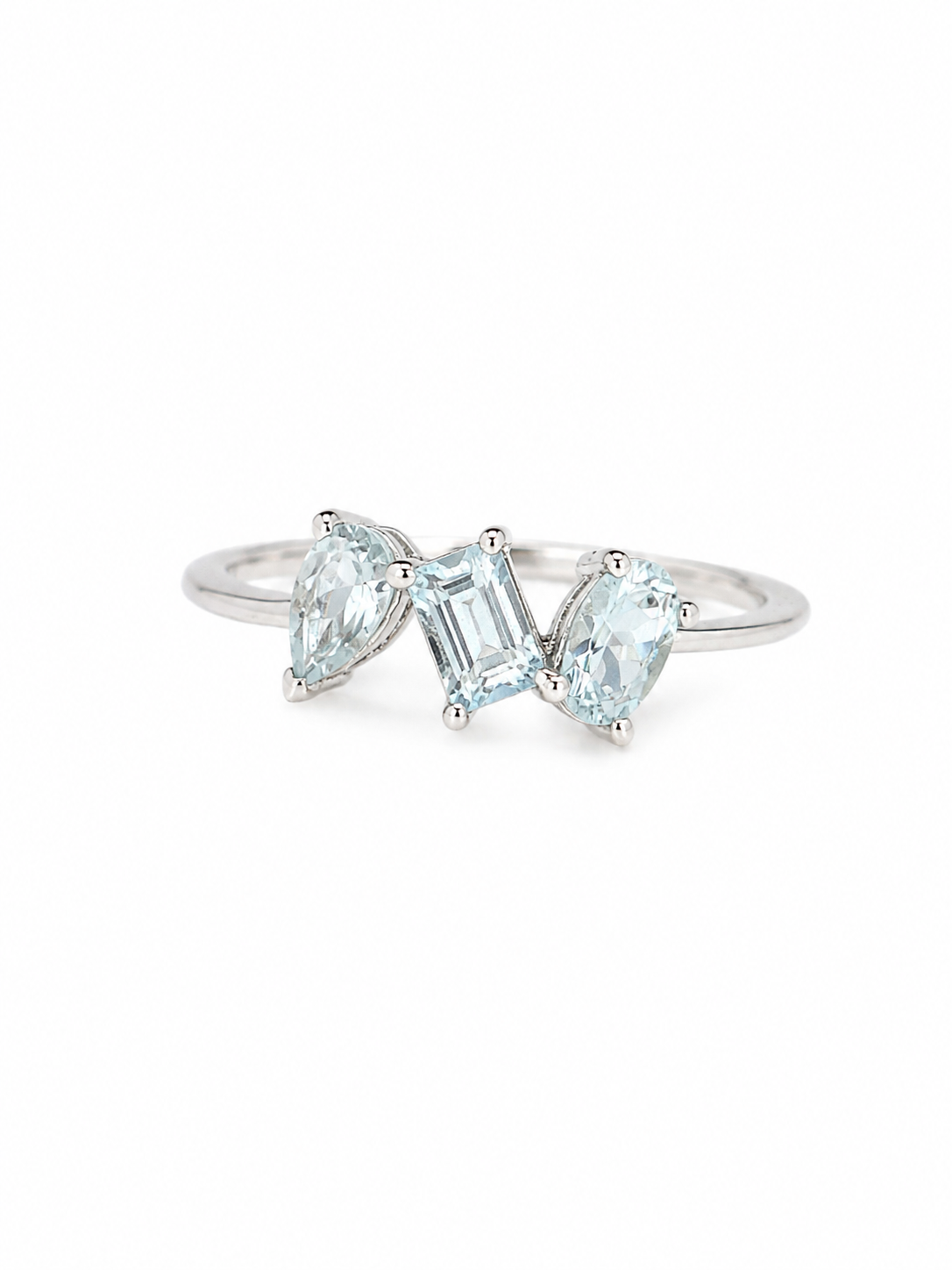 Anillo 3 aguamarina en oro blanco 14k