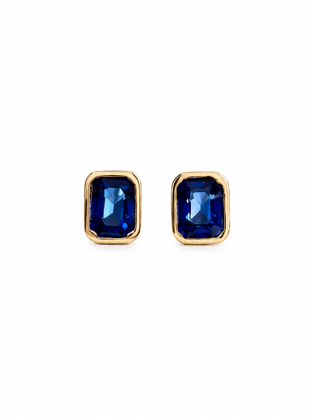 Arete mini zafiro biselado en oro 14k