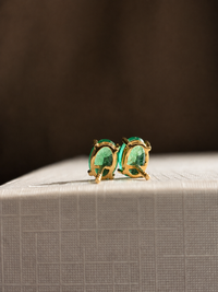 Arete oval de esmeralda en oro 14k