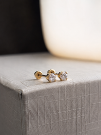 Aretes mini diamante natural en oro 14k