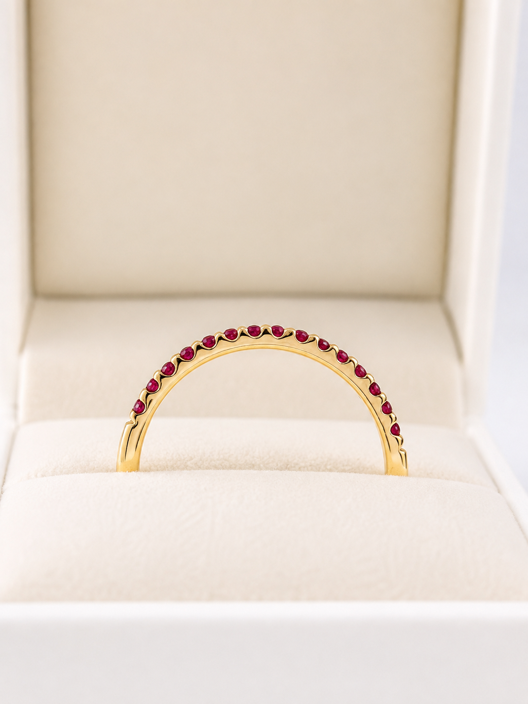 Anillo churumbella de Rubi en oro 14k