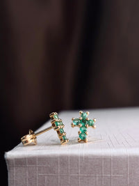 Arete cruz de esmeralda en oro 14k