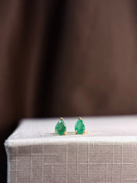 Arete de mini Gota esmeralda en oro 14k