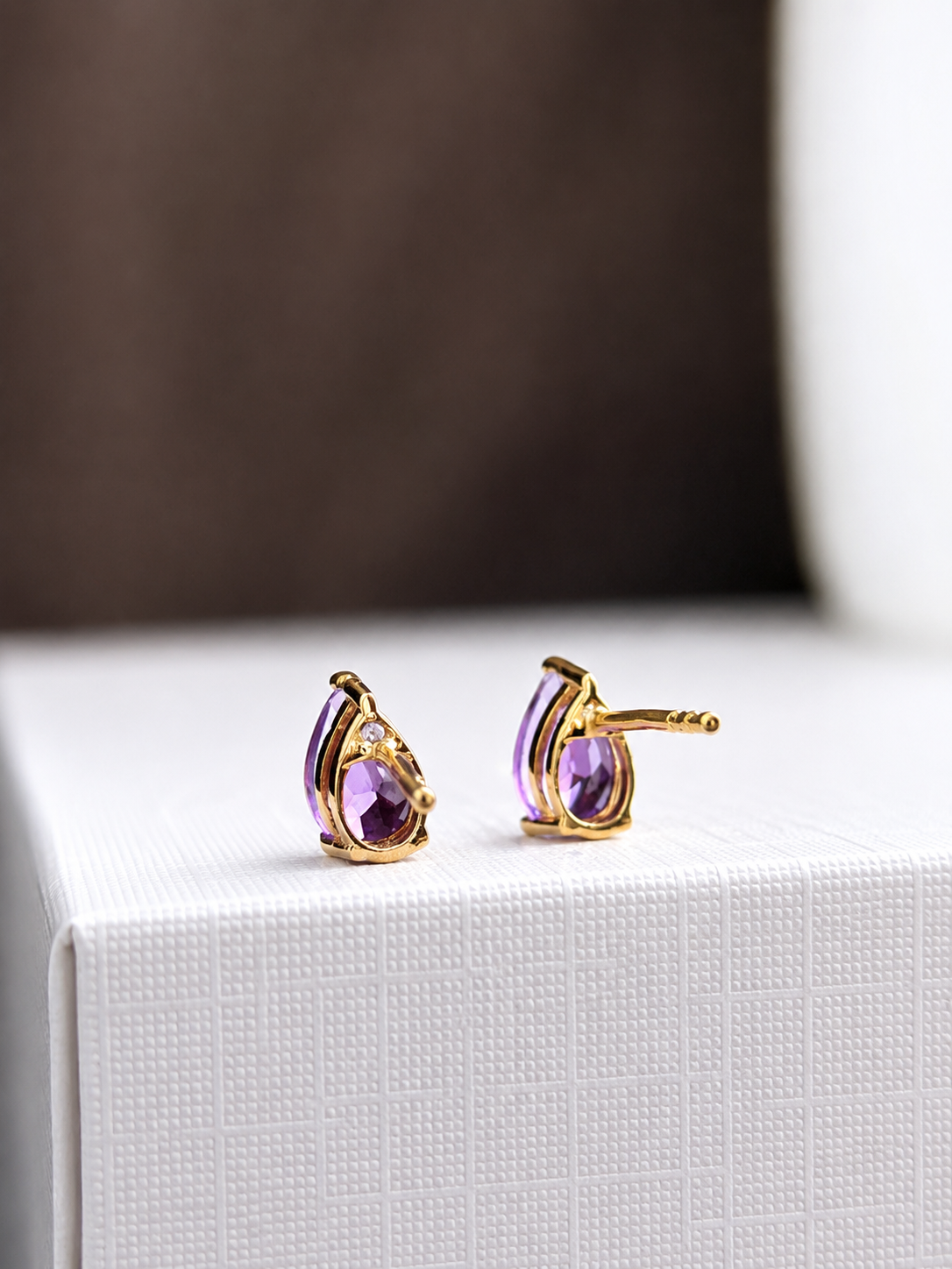 Arete gota amatista en oro 14k
