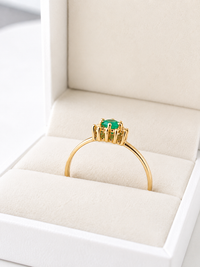 Anillo gota de esmeralda con diamantes naturales en oro 14k
