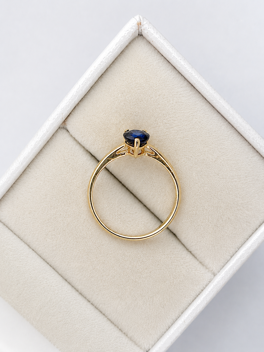 Anillo de zafiro gota en oro 14k