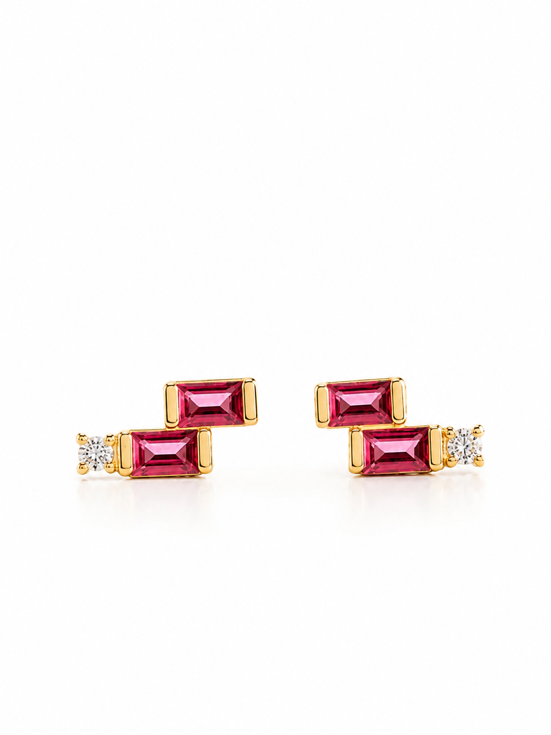 Arete Turmalina Rosa con un mini diamante en oro 14k