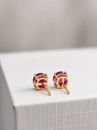 Arete de rubí en oro 14k