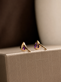 Arete mini gota medio biselado en oro 14k