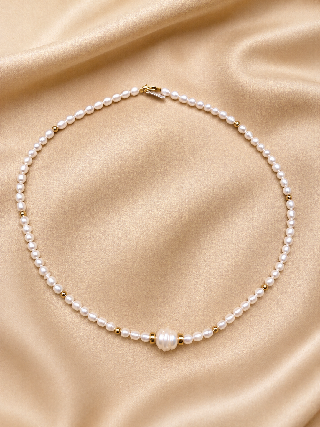 Collar de perla natural con broche oro 10k y bolitas gold filled