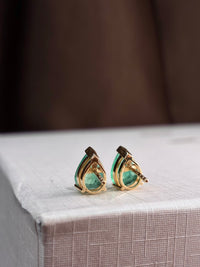 Arete gota de esmeralda en oro 14k