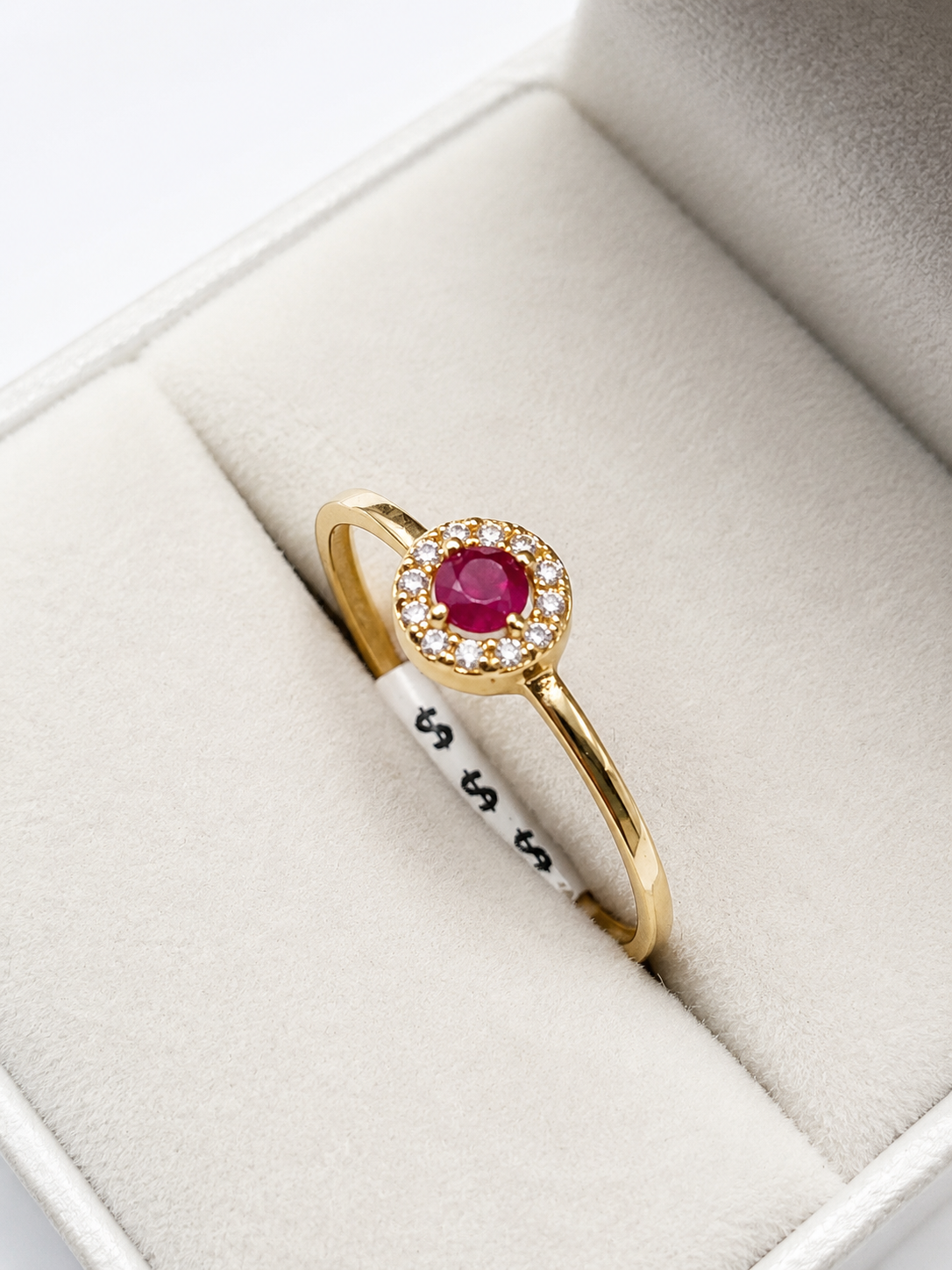 Anillo mini rubi con halo diamantes en oro 14k