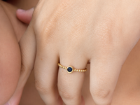 Anillo de zafiro natural en oro amarillo 14k