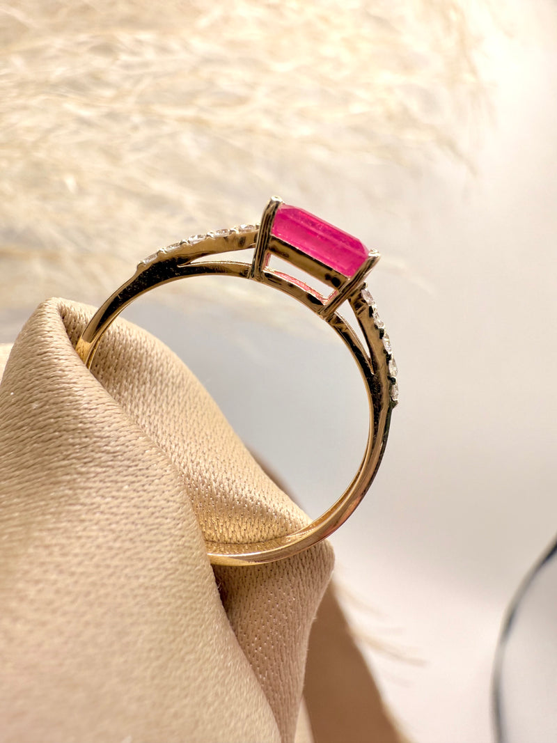 Anillo Rubí y diamantes