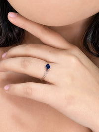 Anillo de zafiro brillante en oro blanco 14k