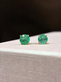 Aretes de esmeralda en oro 14k