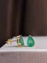 Arete gota de esmeralda en oro 14k