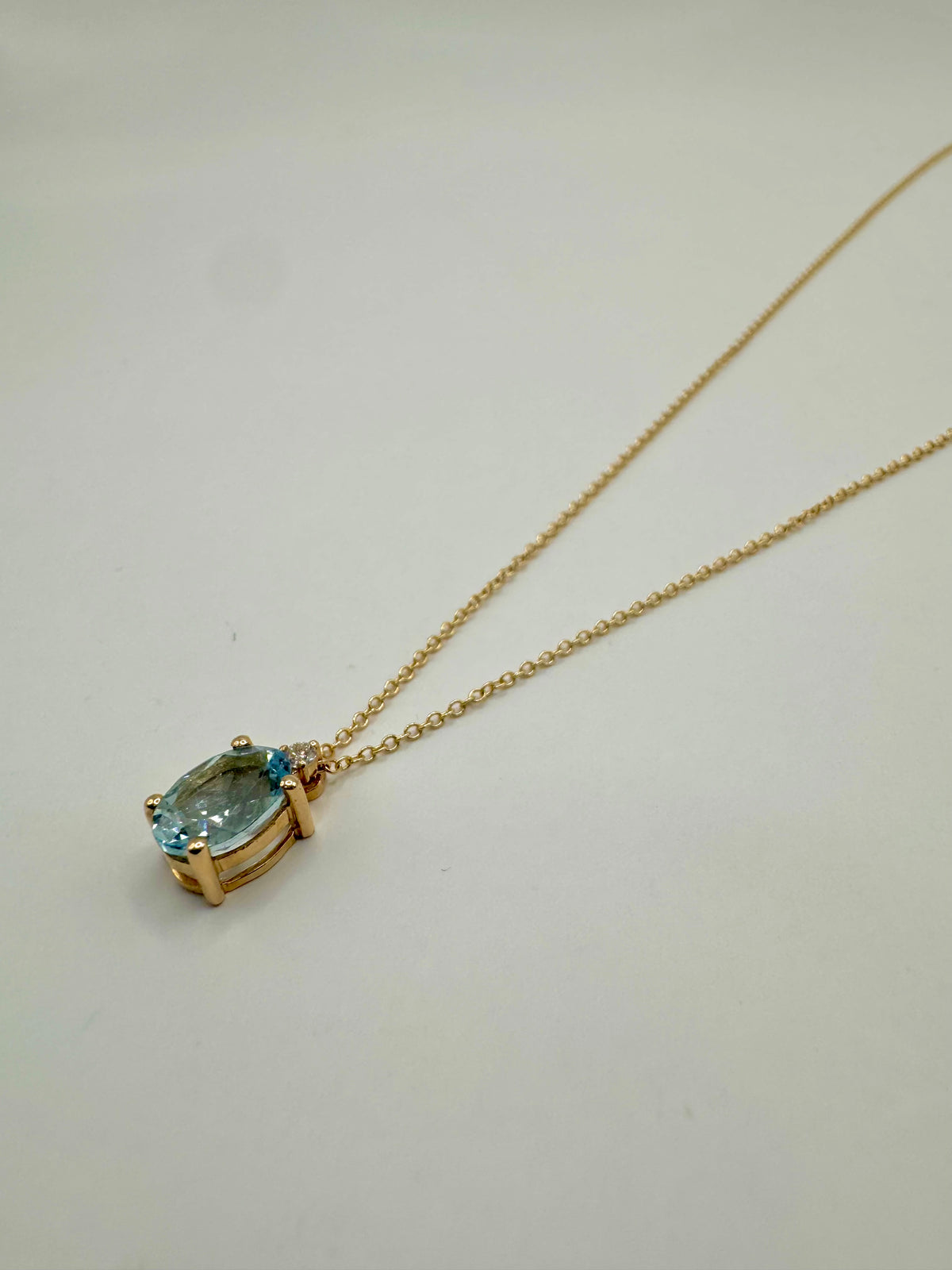 Gargantilla aguamarina con diamante oro 14k