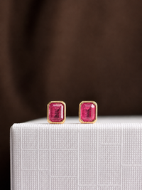 Arete mini de rubí en oro 14k