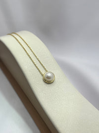 Gargantilla con dije de perla