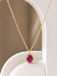 Gargantilla de rubí con halo de diamantes en oro 14k