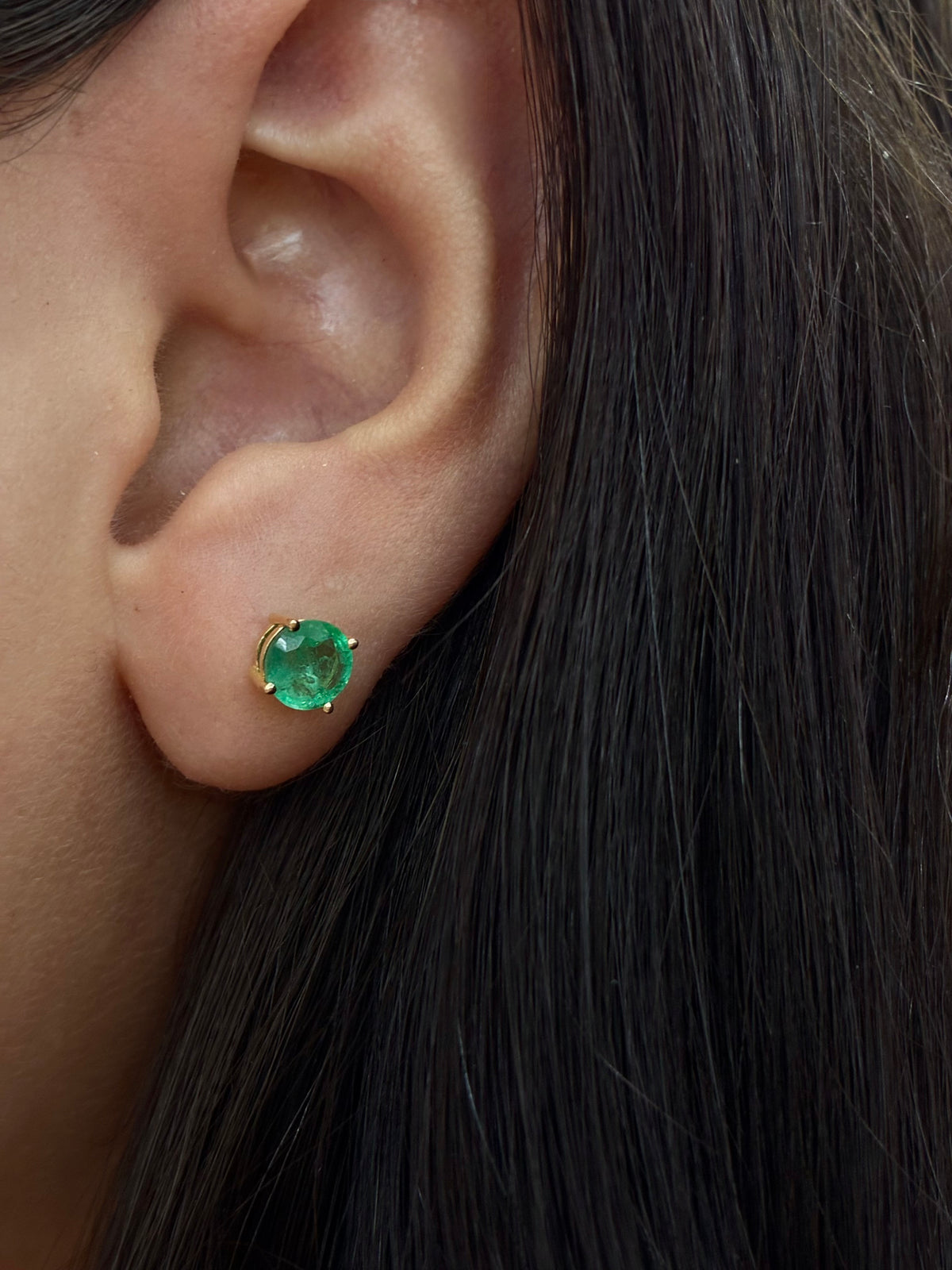 Aretes de esmeralda en oro 14k