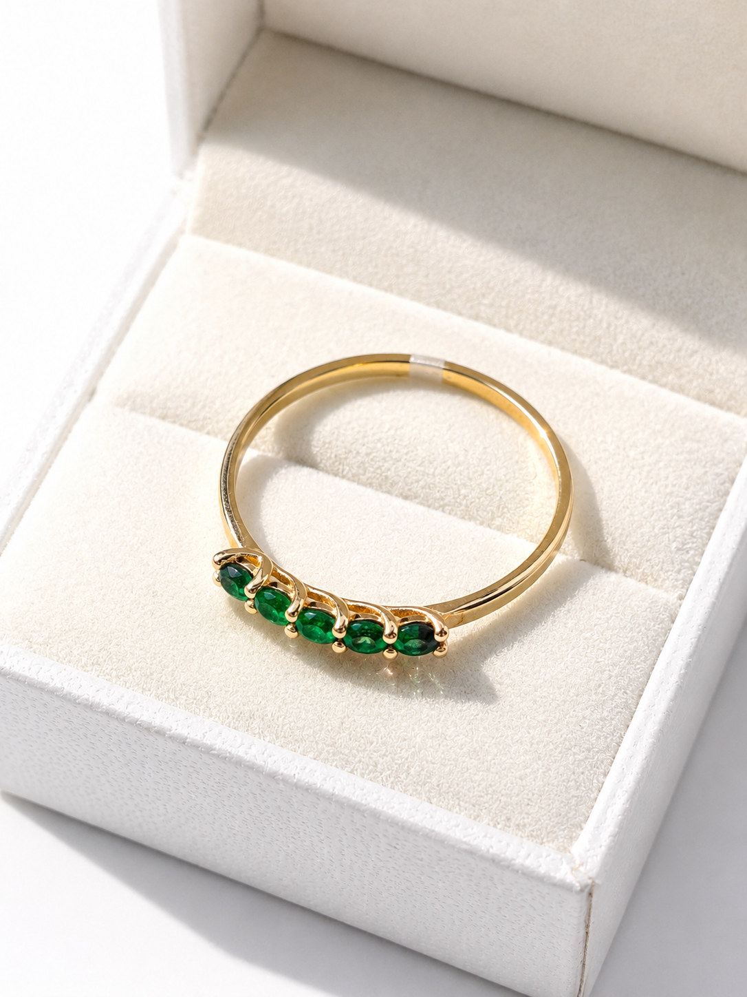 Anillo churumbella de esmeralda en oro 14k